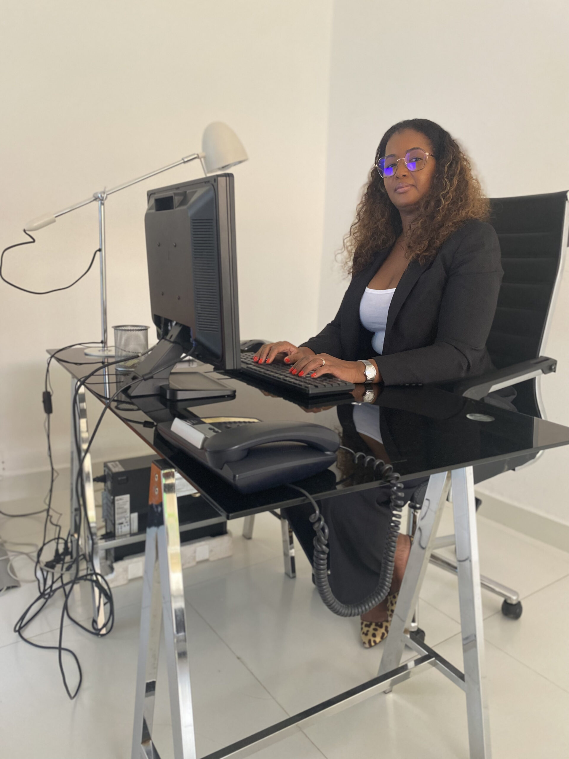 Foto da Directora Geral Edna Santos